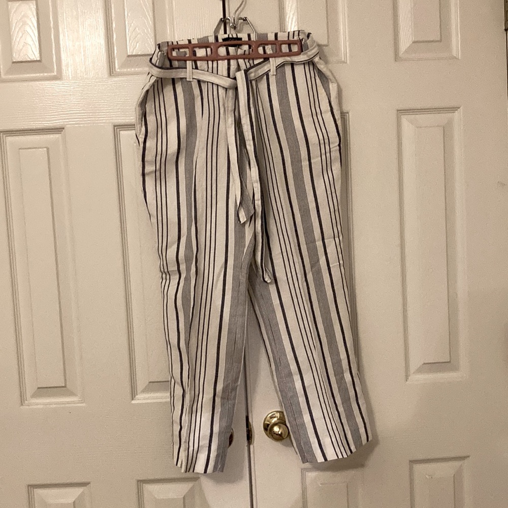 Loft linen white with blue stripe pants. Size 8 petite